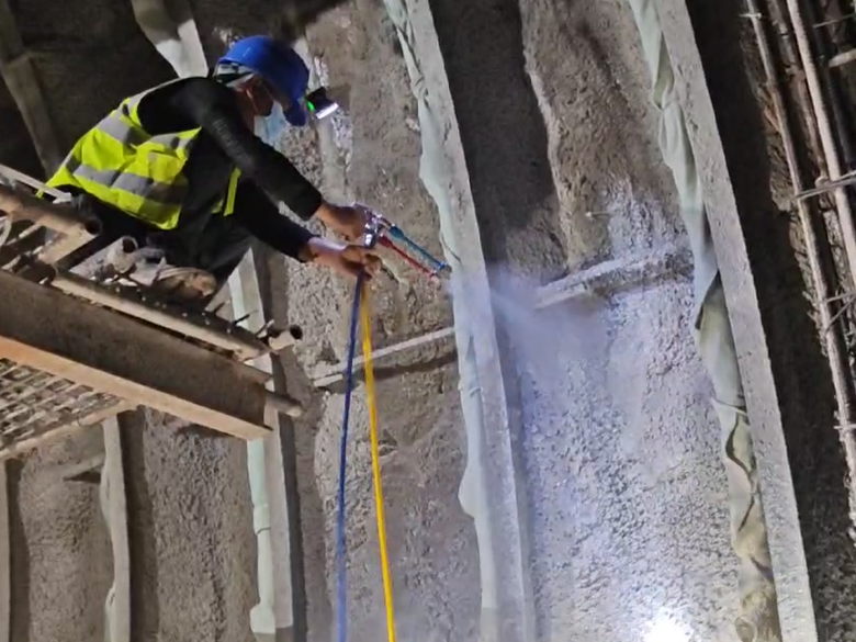 丙烯酸鹽噴膜防水材料